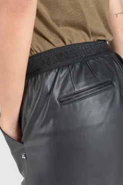 Le Temps des Cerises Pantalon Mineta En Simili Cuir Noir-Femme Pantalons & Chinos