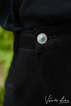 Le Temps des Cerises Short Court Veronika En Jeans Noir Destroy By Veronika Loubry-Femme Jupes & Shorts